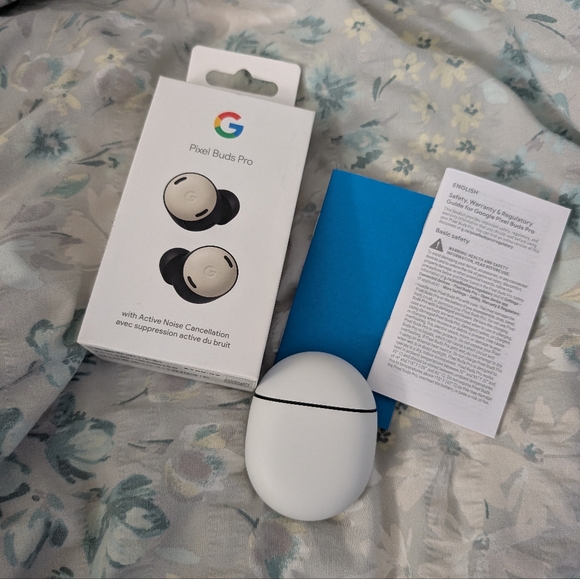 Google Pixel Buds Pro Porcelain - Picture 2 of 11